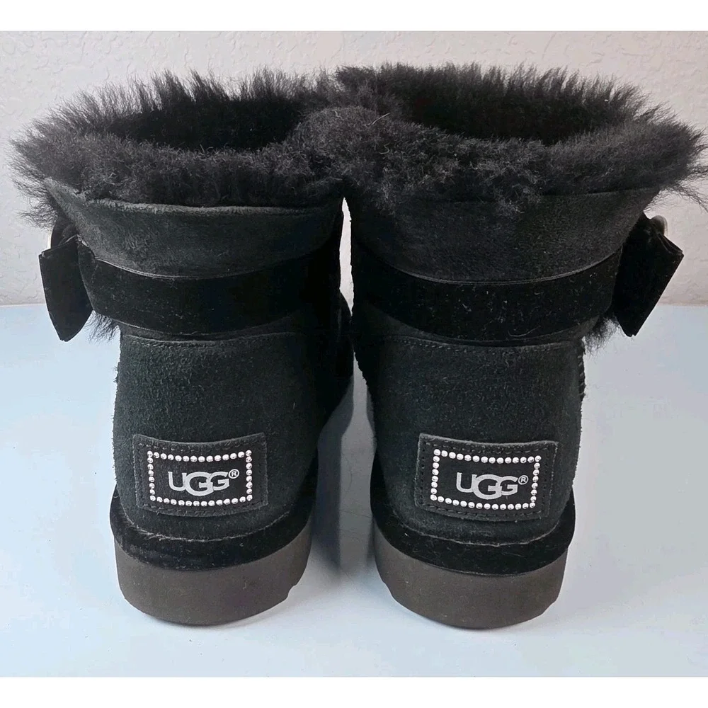UGG Mini Karlie Brooch Black Suade Boots Size 8 Velvet & Swarovski Crystals Warm